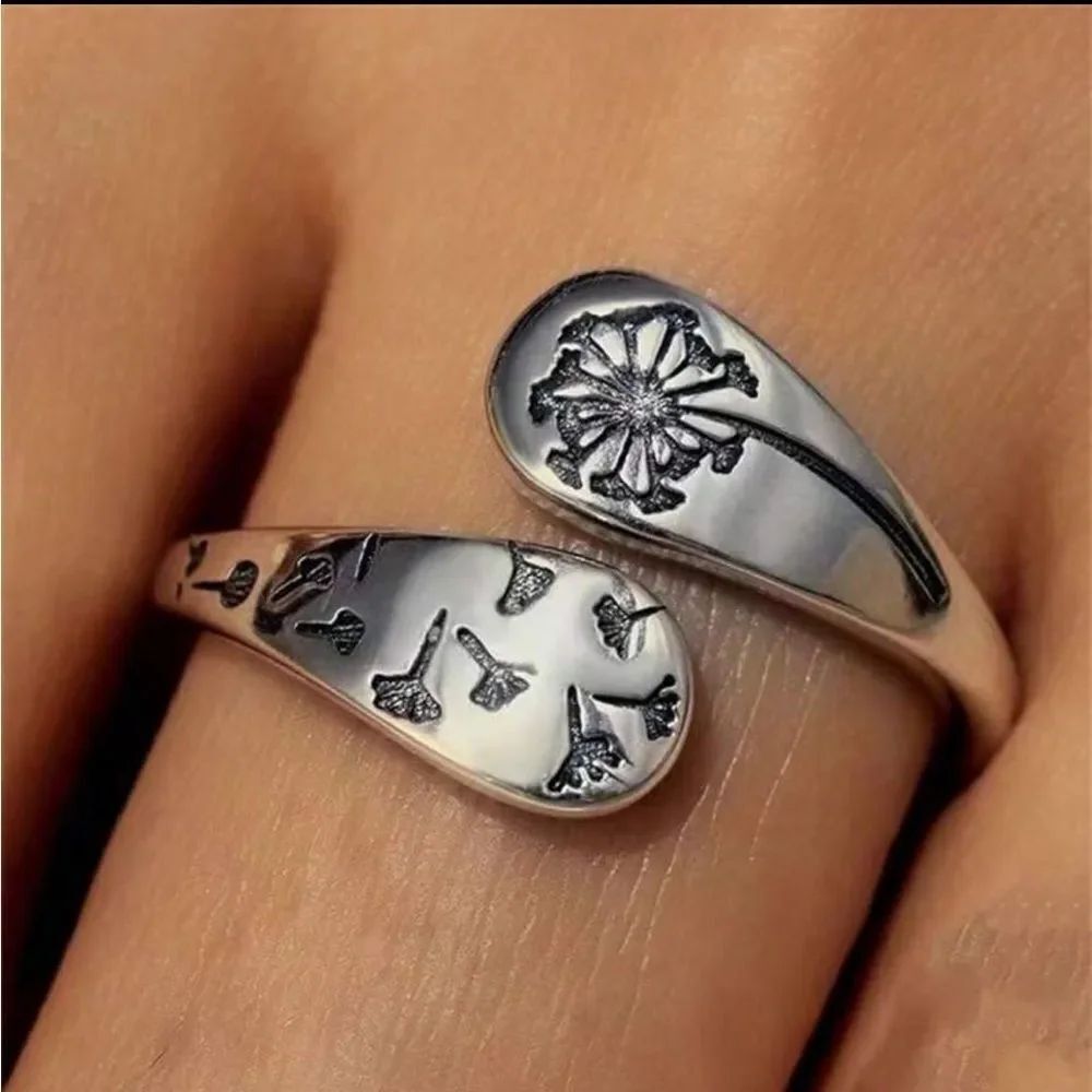 Flower Ring #2019 - Picture 2 of 6